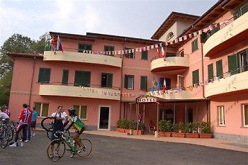 Impero Hotel Beauty & Spa - Bike Hotel Cantello Exterior foto